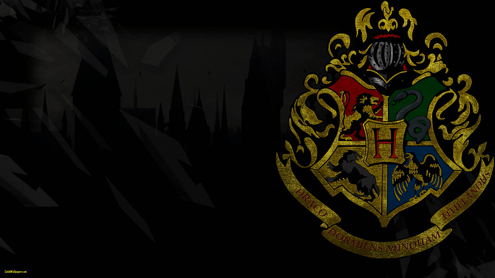 The Legendary Crest Of Hogwarts Wallpaper