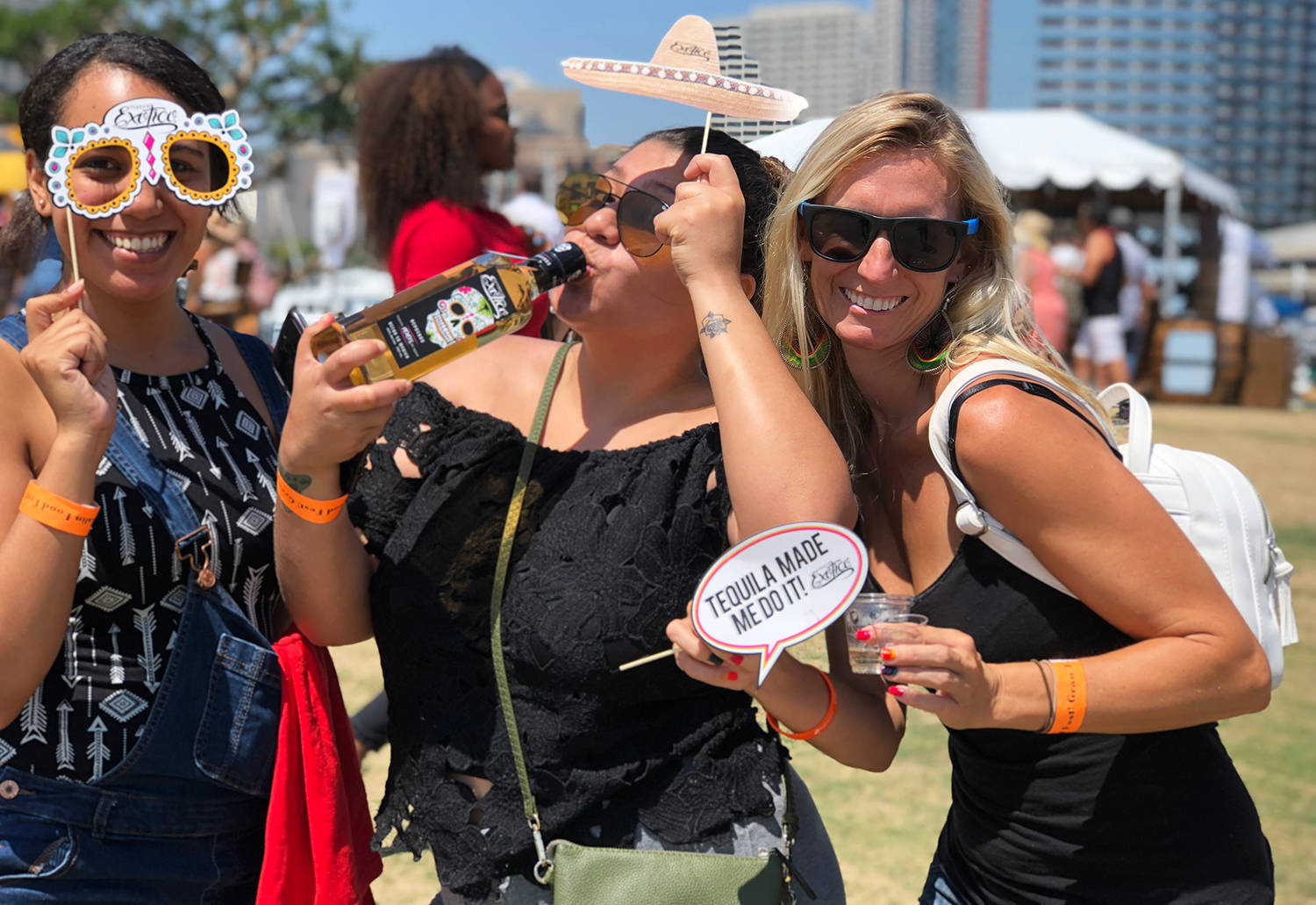 Three Girls With Exotico Tequila Wallpaper