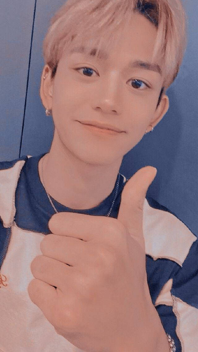 Thumbs Up Nct Lucas Wallpaper