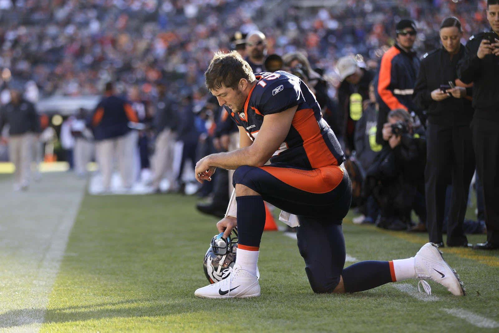 Tim Tebow At An Nfl Game Wallpaper