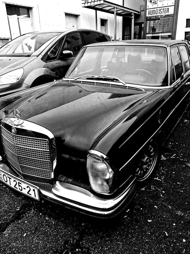 Timeless Beauty Of A Classic Mercedes Wallpaper