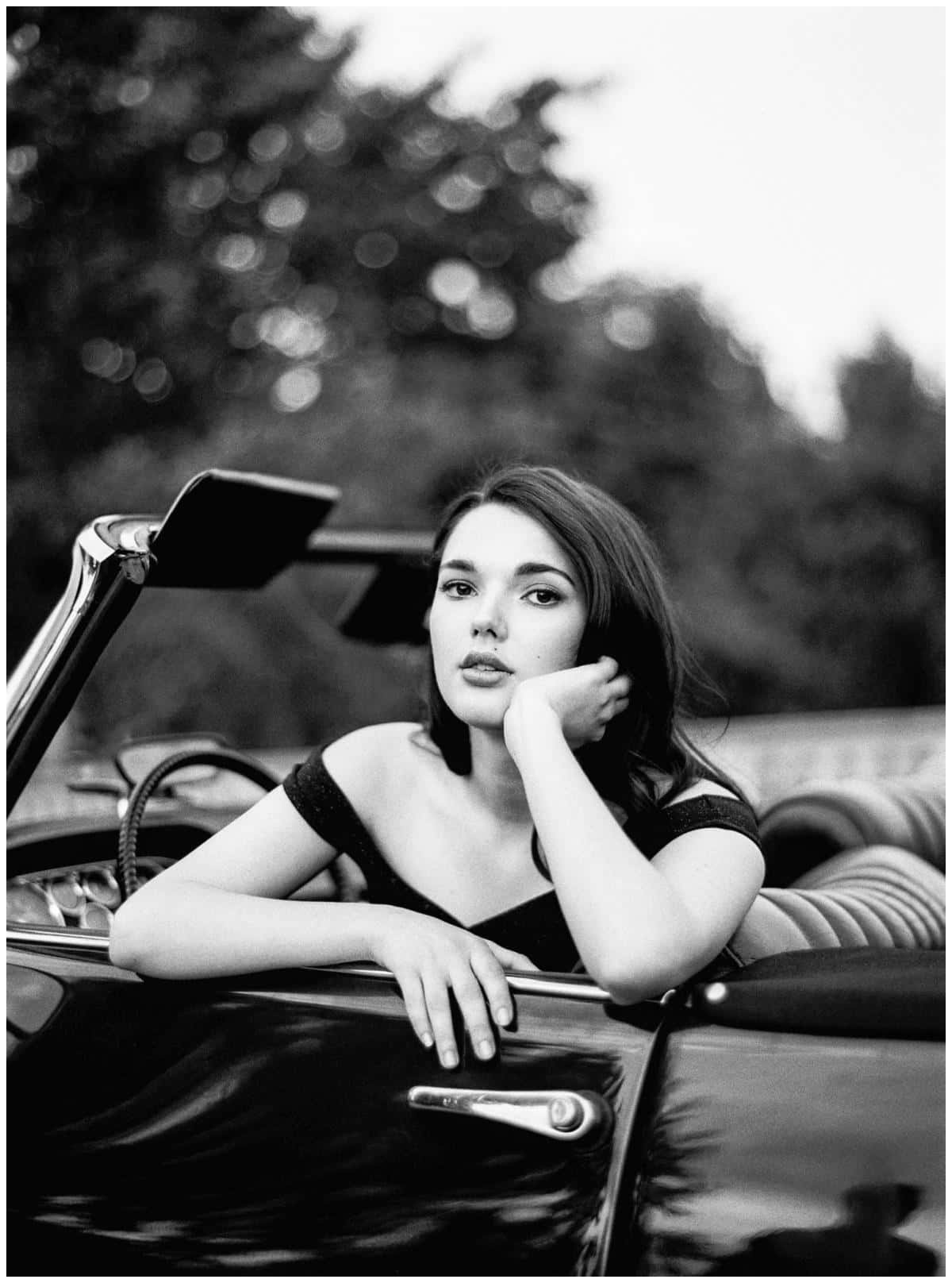 Timeless Elegance - Black And White Vintage Car Wallpaper