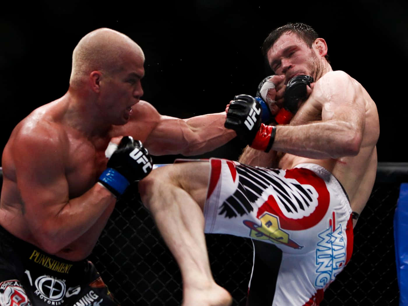 Tito Ortiz Versus Forrest Griffin Wallpaper