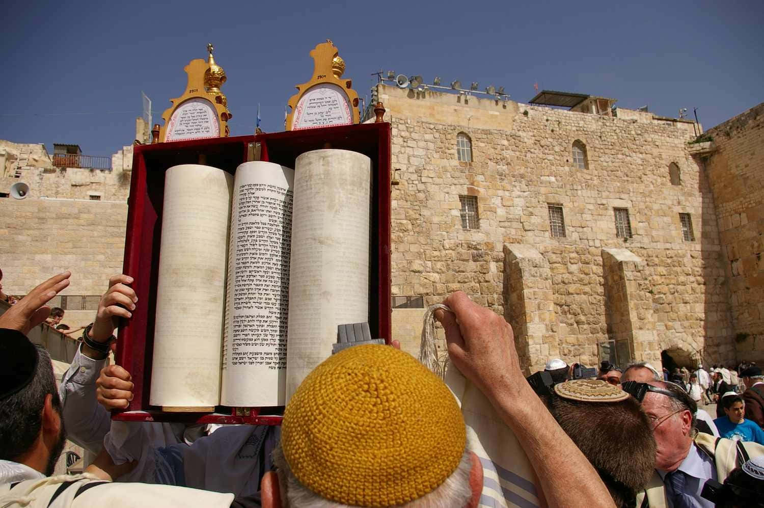 Torah_ Scroll_ Celebration_at_ Western_ Wall Wallpaper