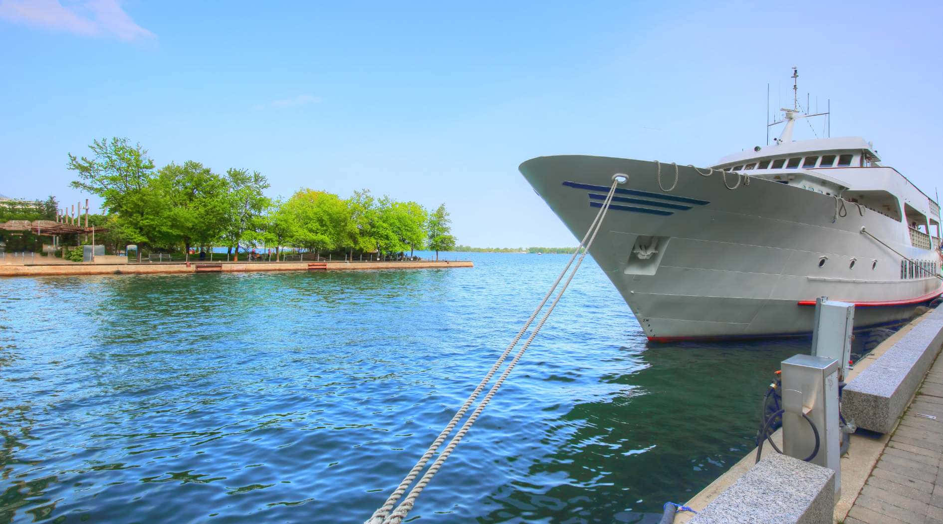 Toronto Islands Ferry Dockedat Harbor Wallpaper