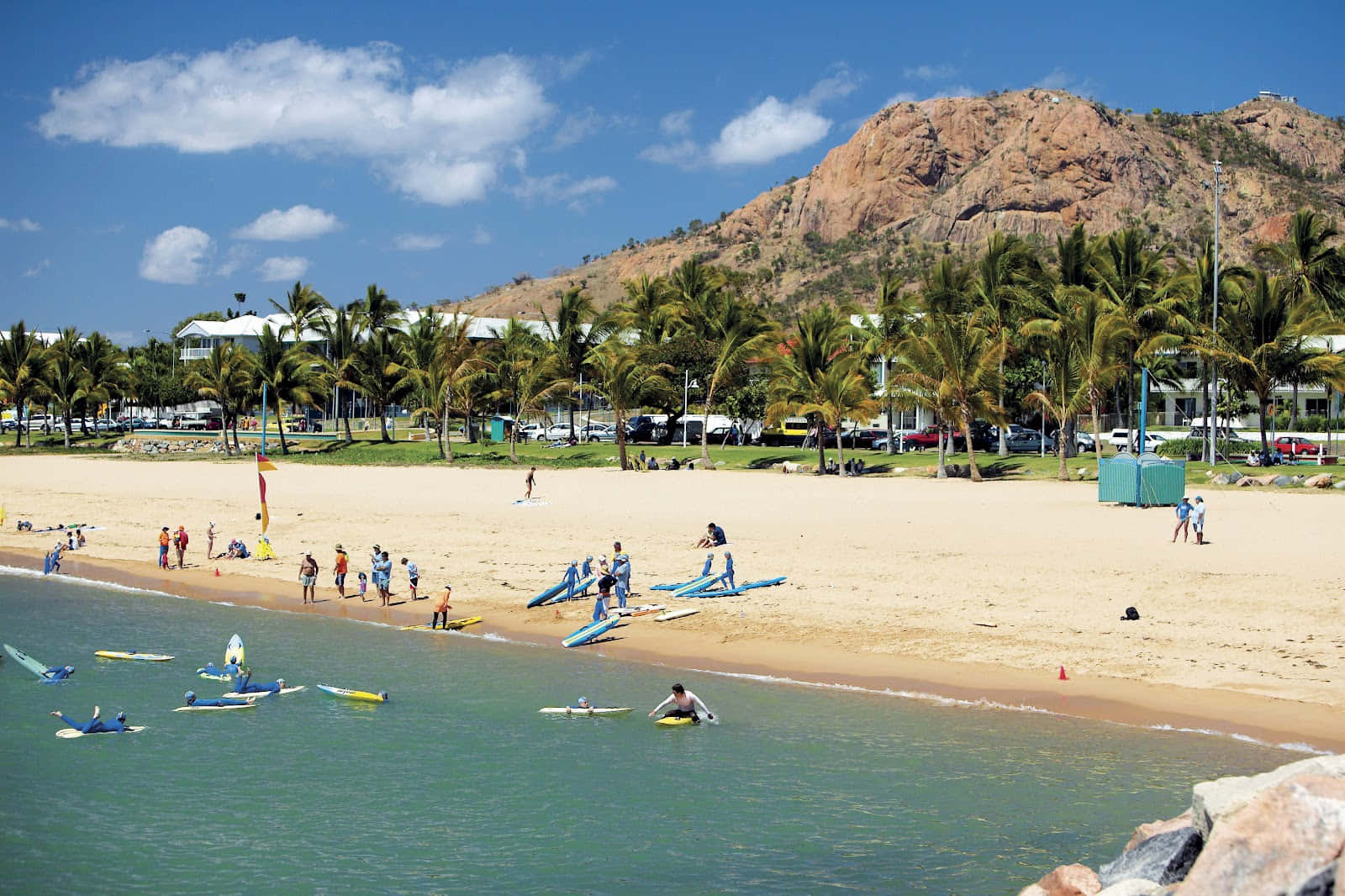 Townsville Beachand Castle Hill Wallpaper