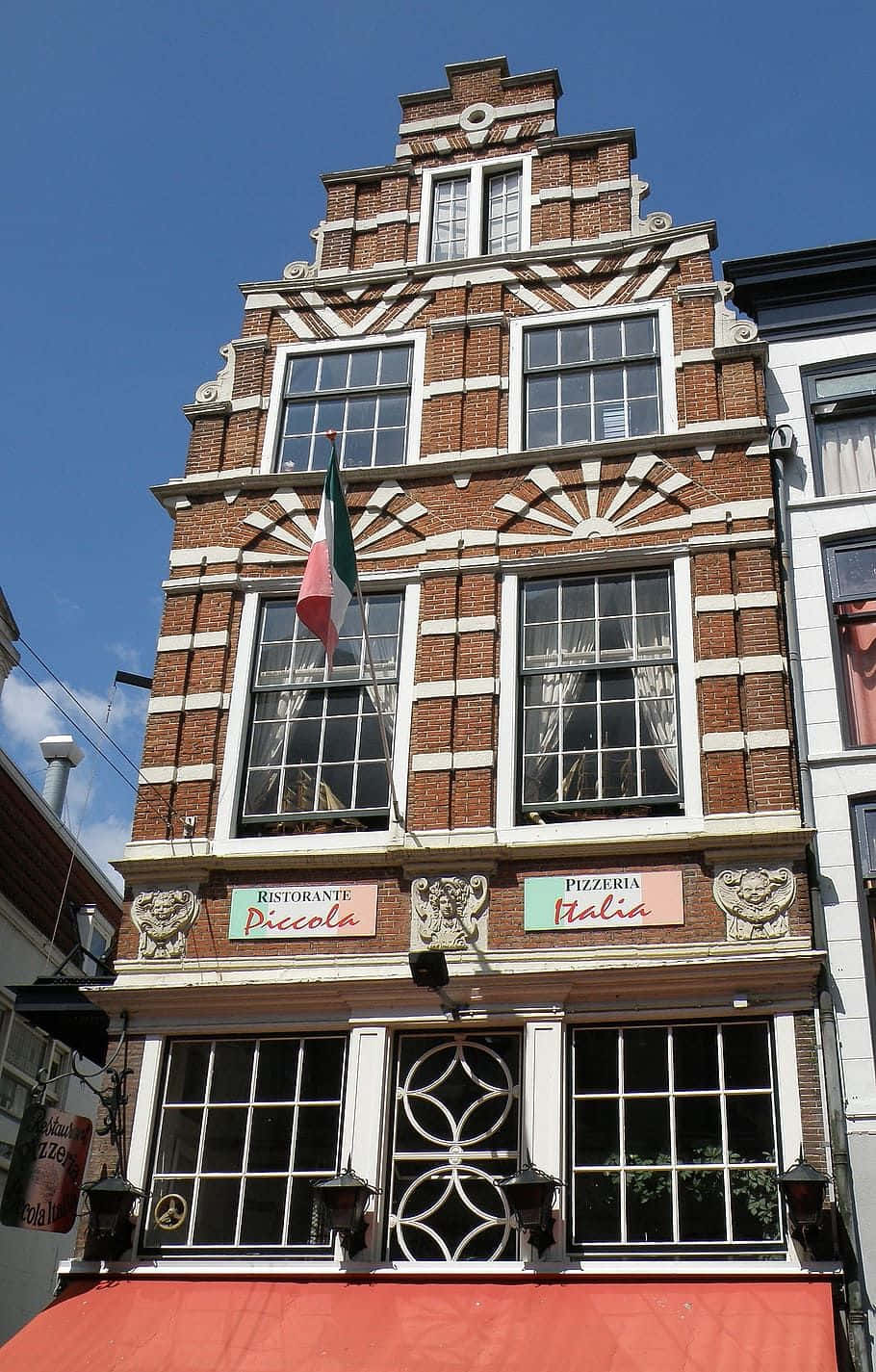 Traditional Dutch Building Pizzeria Dordrecht Wallpaper