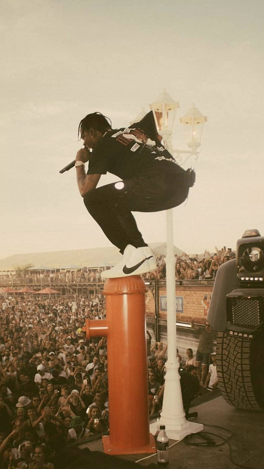 Travis Scott Aesthetic Concert Wallpaper