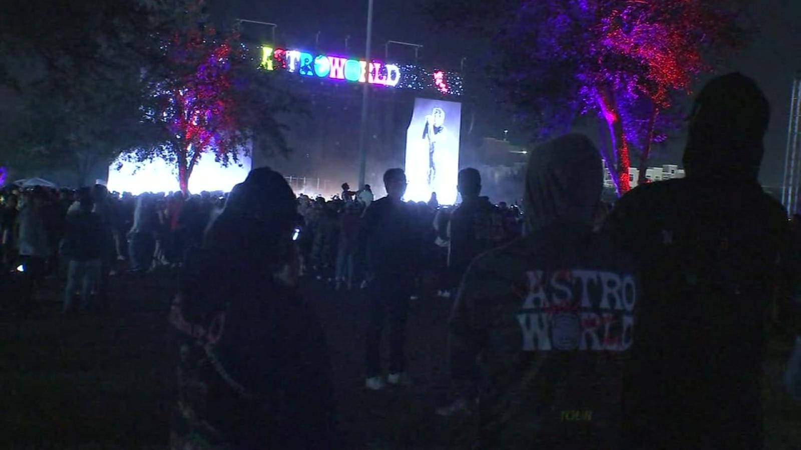 Travis Scott Astroworld Concert Grounds Wallpaper