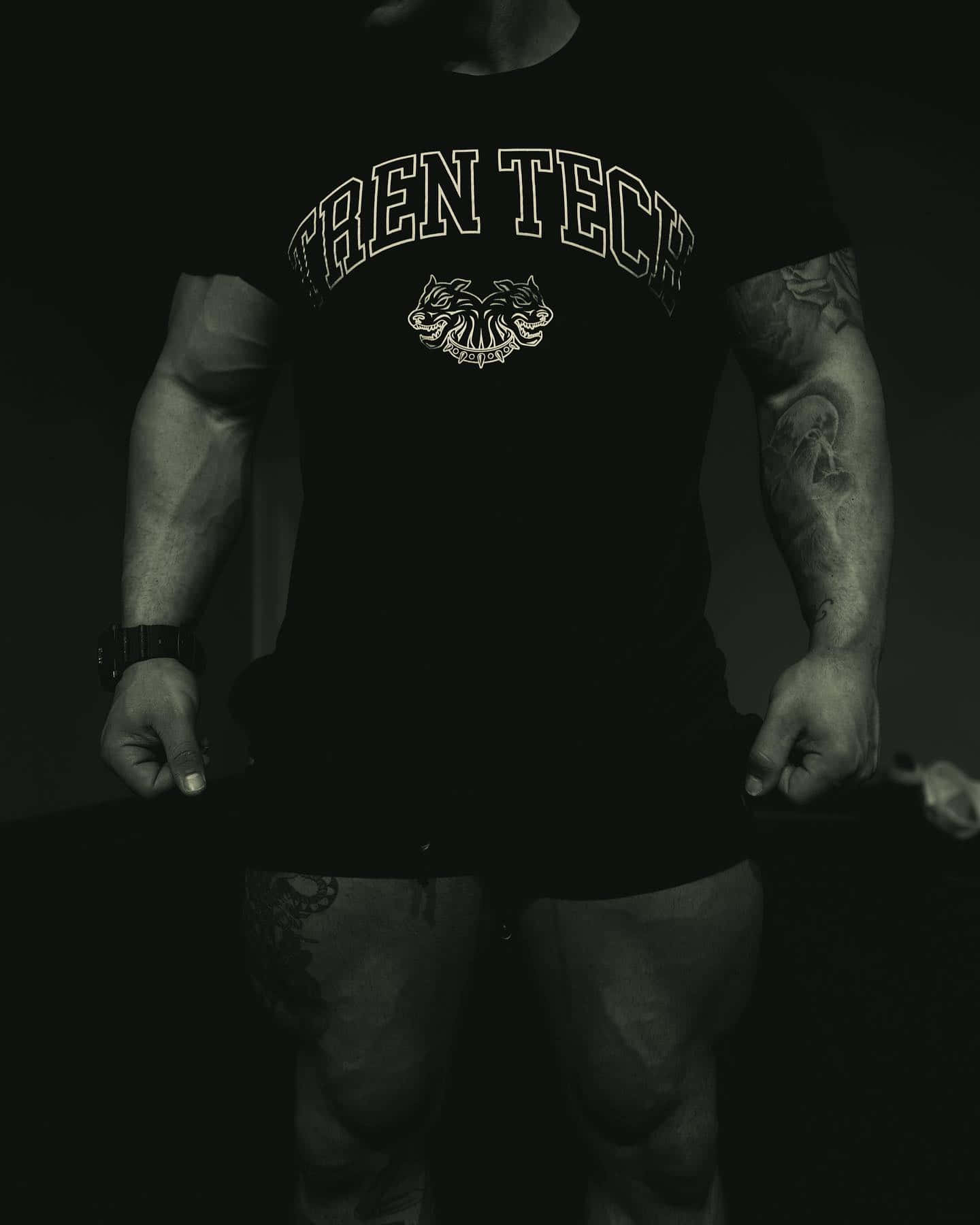 Tren Tech Fitness Apparel Tattooed Man Wallpaper