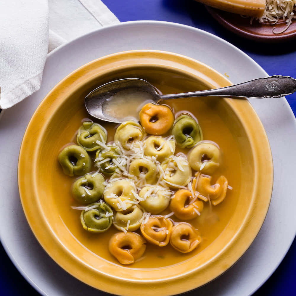 Tri-color Tortellini In Brodo Wallpaper