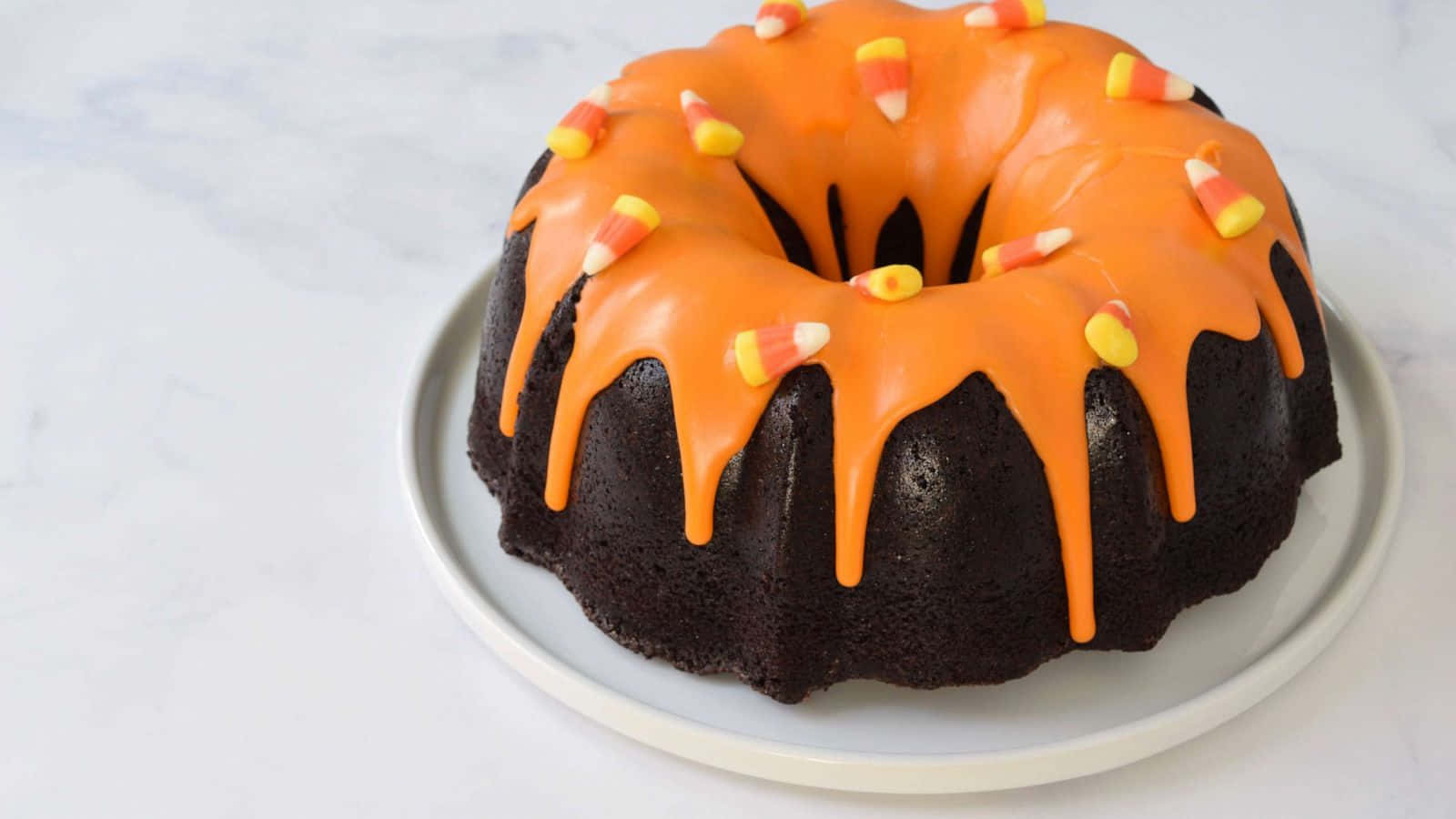 Trick Or Treat! This Delicious Halloween-themed Cake Is The Perfect Treat For A Spooky Night Wallpaper