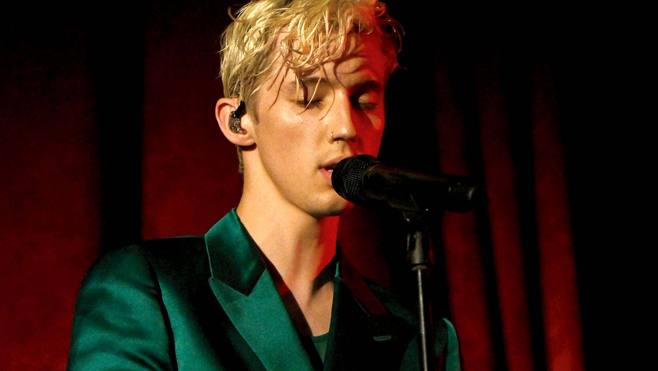 Troye Sivan Live Performance Wallpaper