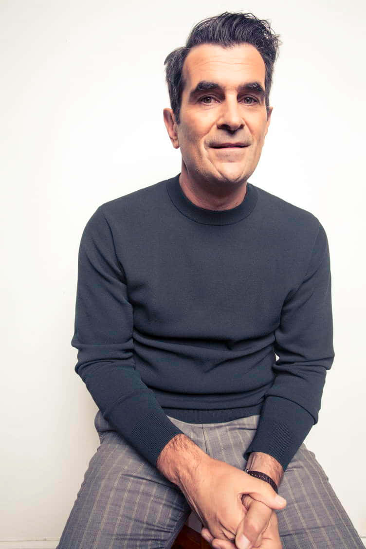 Ty Burrell Looking Sharp At An Event Wallpaper