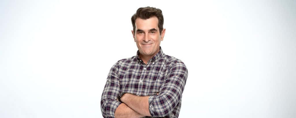 Ty Burrell Smiling At An Event Wallpaper