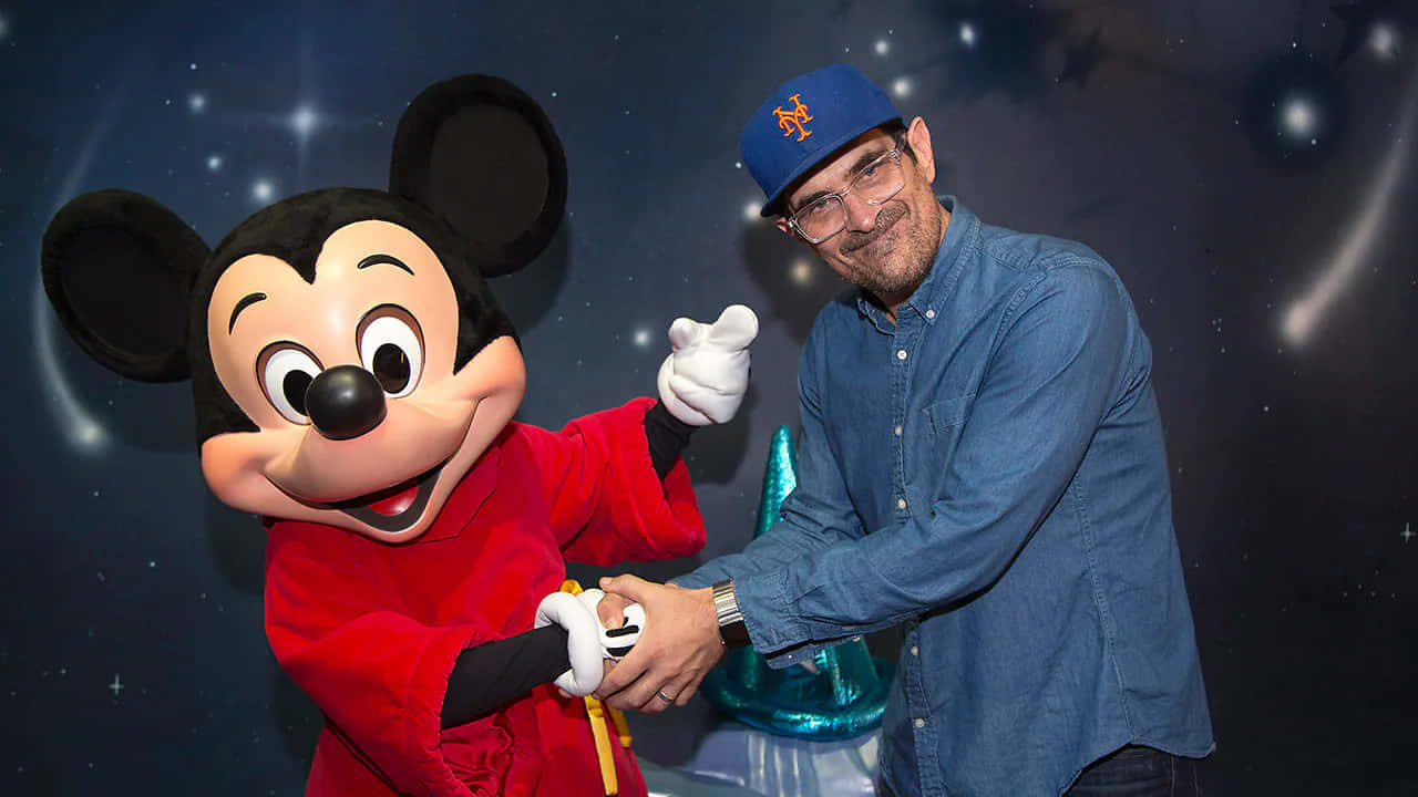 Ty Burrell Smiling On A Red Carpet Wallpaper