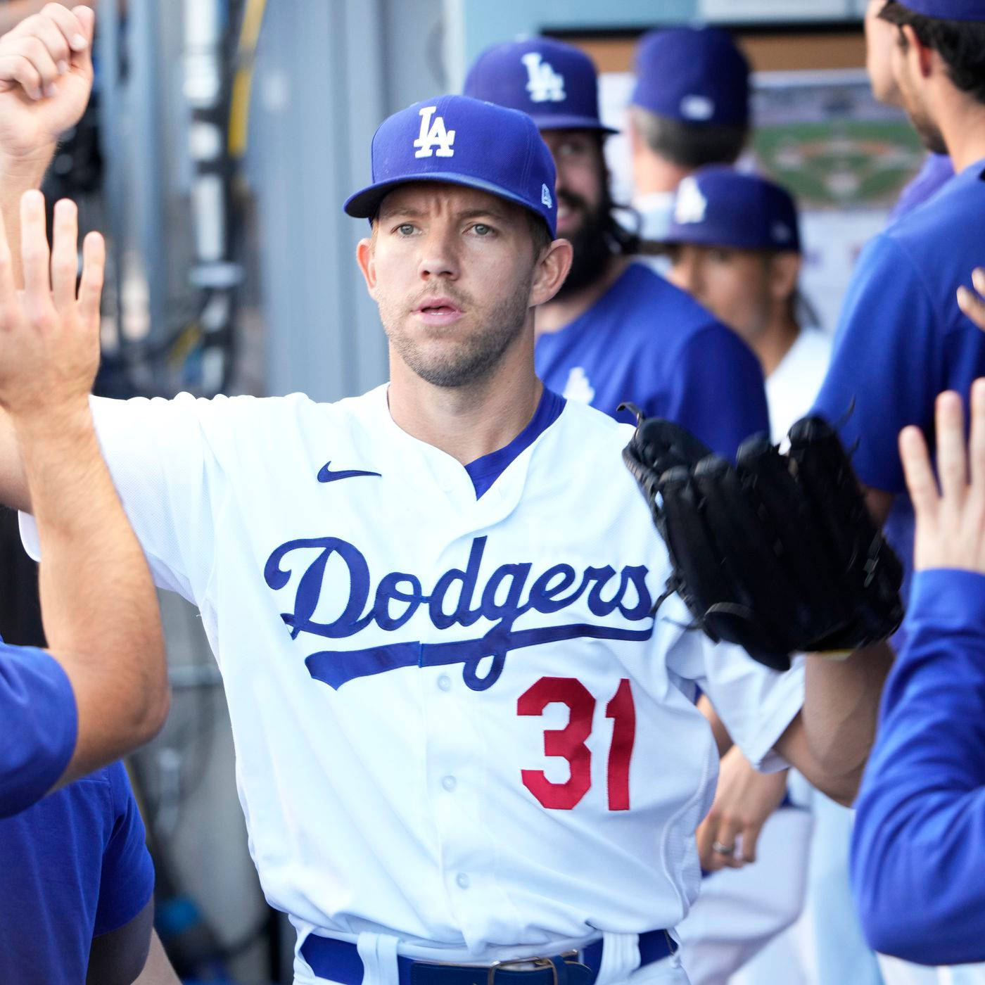 Tyler Anderson With La Dodgers Team Wallpaper