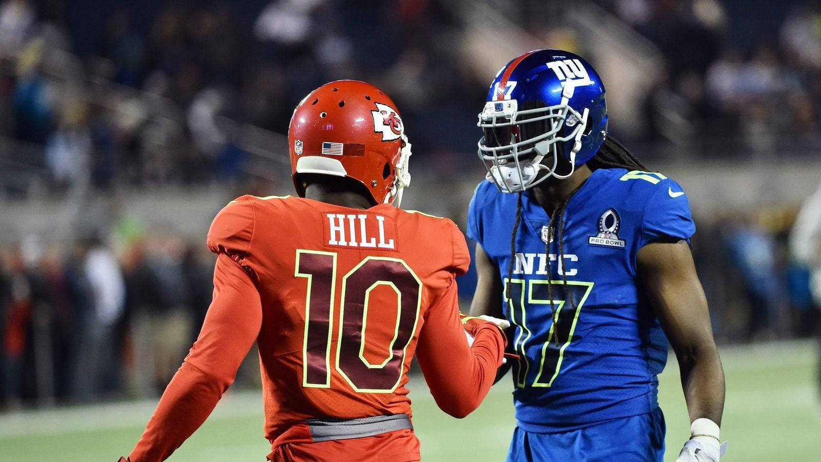 Tyreek Hill Nfc Blue Uniform Wallpaper