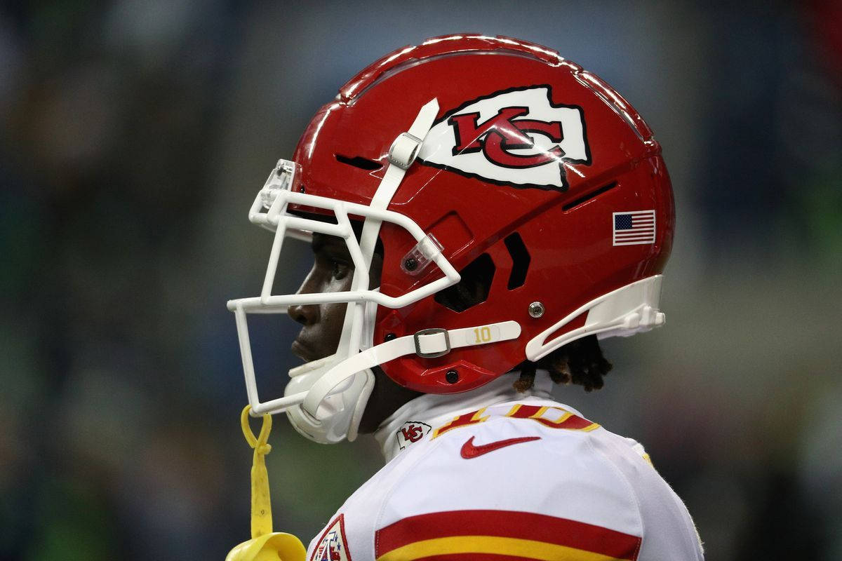 Tyreek Hill Red Football Helmet Wallpaper