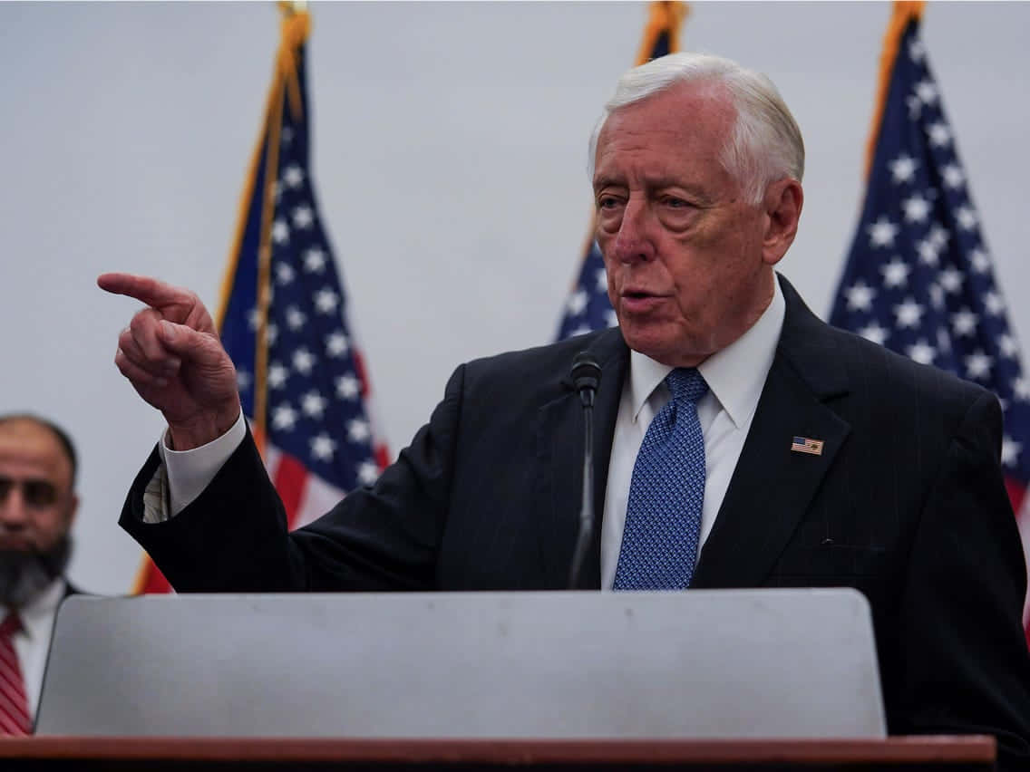 U.s. Representative Steny Hoyer Expressively Addressing An Issue Wallpaper