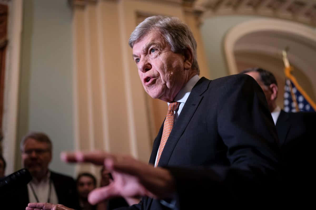 U.s. Senator Roy Blunt Expressing Views Passionately Wallpaper