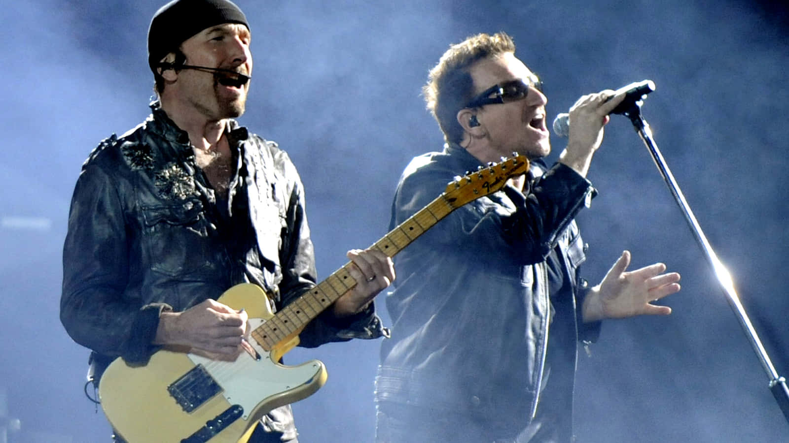 U2 Live Performance Wallpaper