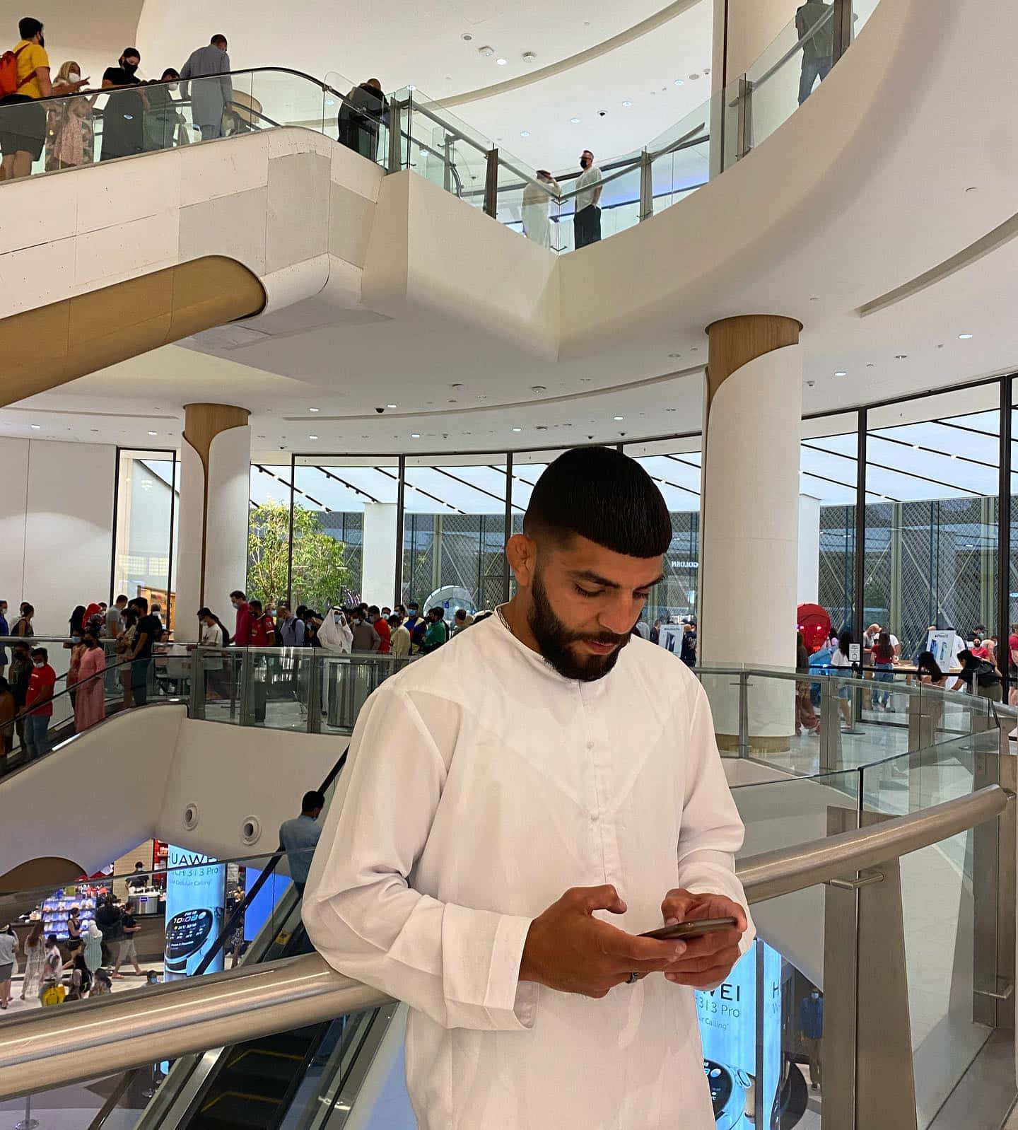 Ufc Fighter Amir Albazi Unwinds At Shopping Mall Wallpaper