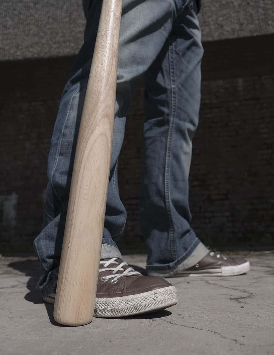 Urban_ Baseball_ Bat_ Stance Wallpaper