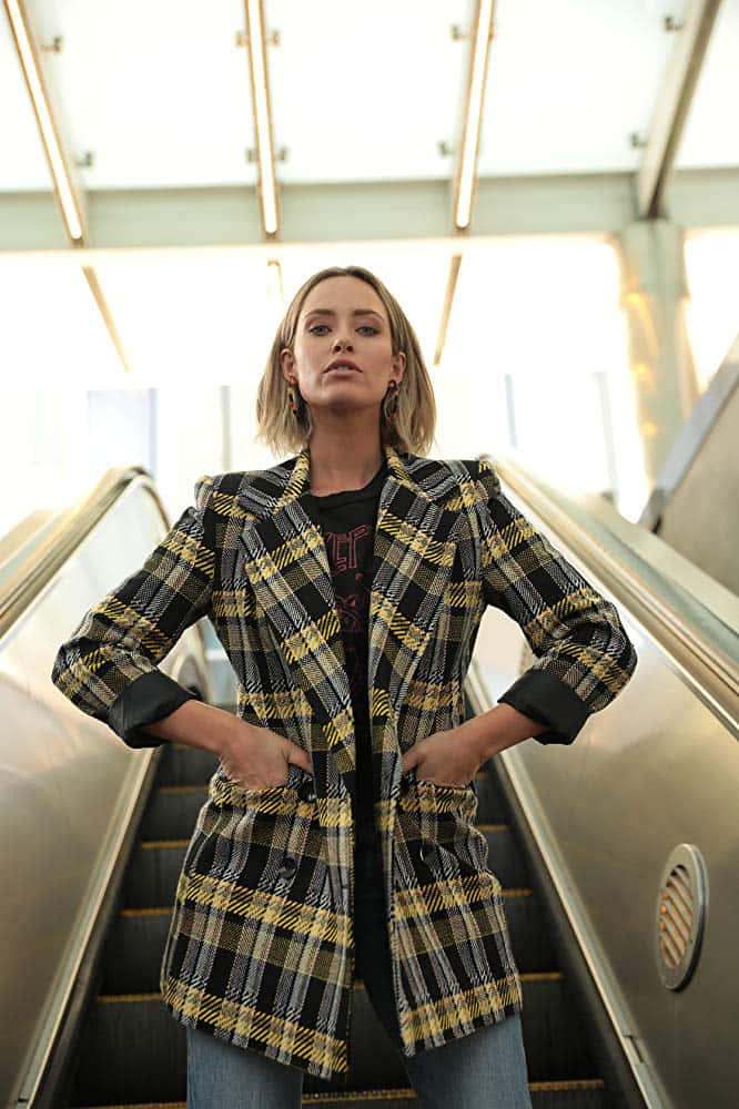 Urban Escalator Fashion Shoot Wallpaper