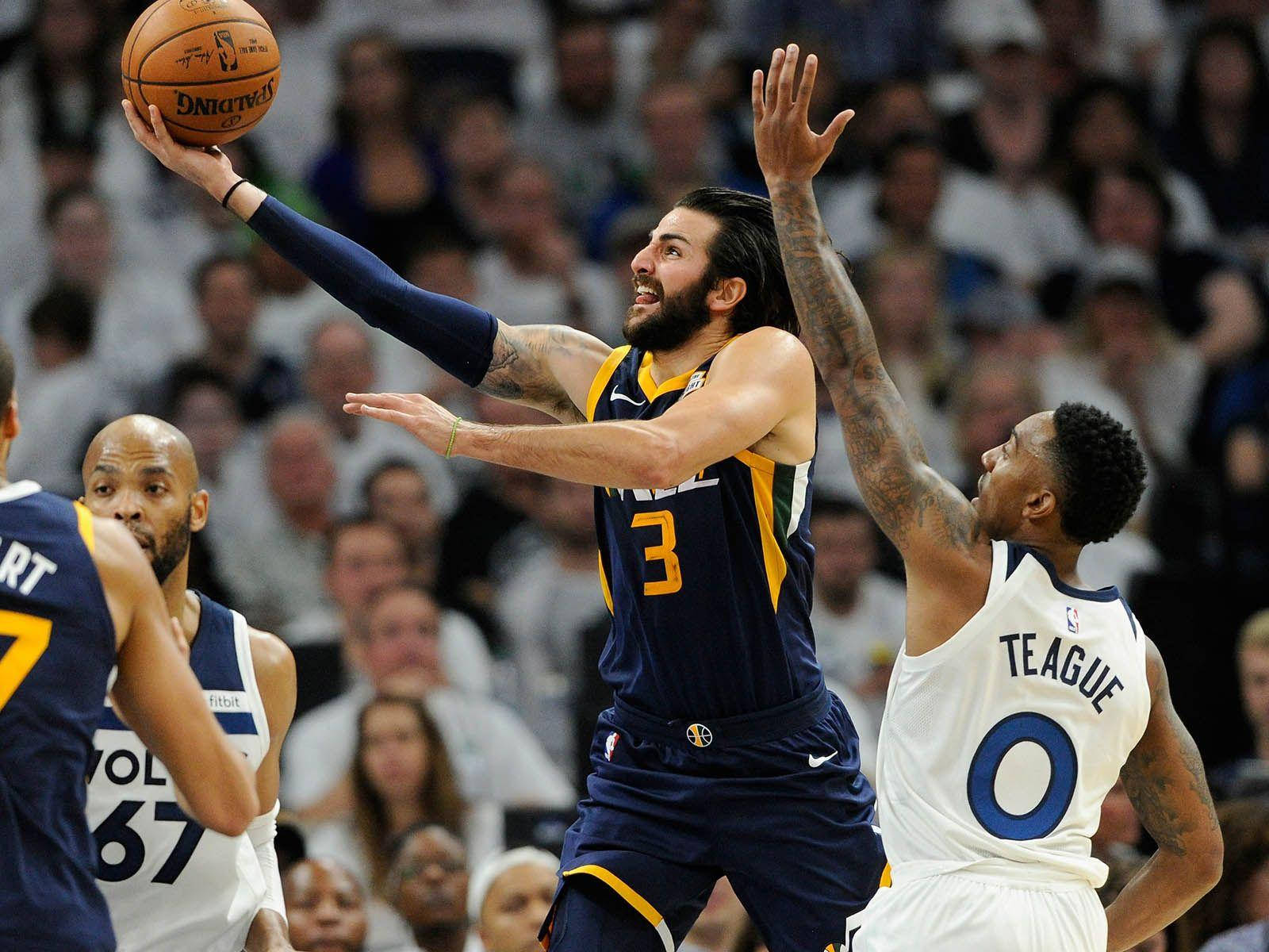 Utah Jazz Ricky Rubio Layup Shot Wallpaper