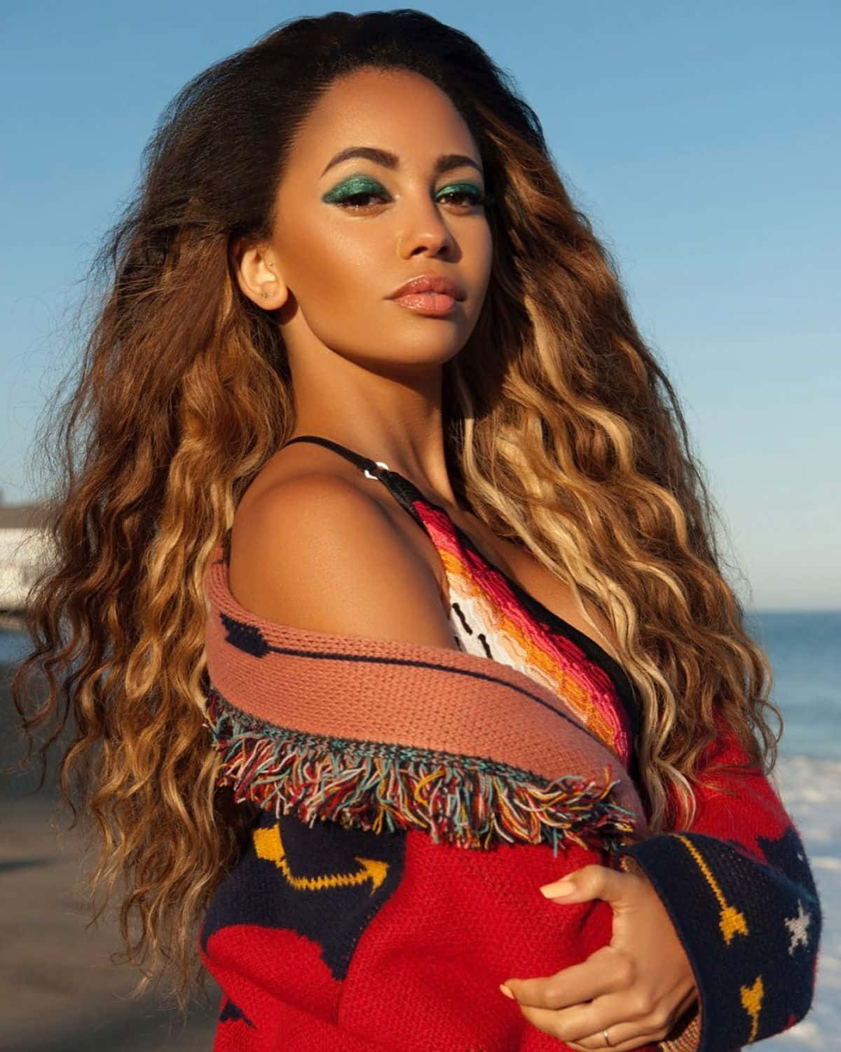 Vanessa Morgan Beachside Glamour Wallpaper