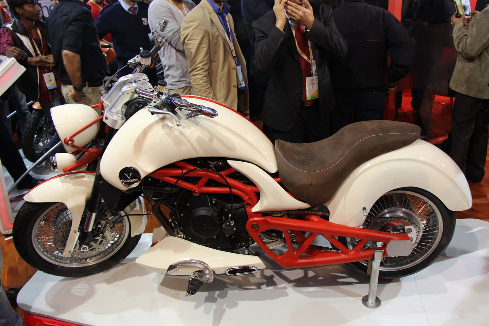 Vardenchi Custom Motorcycle Exhibition Wallpaper