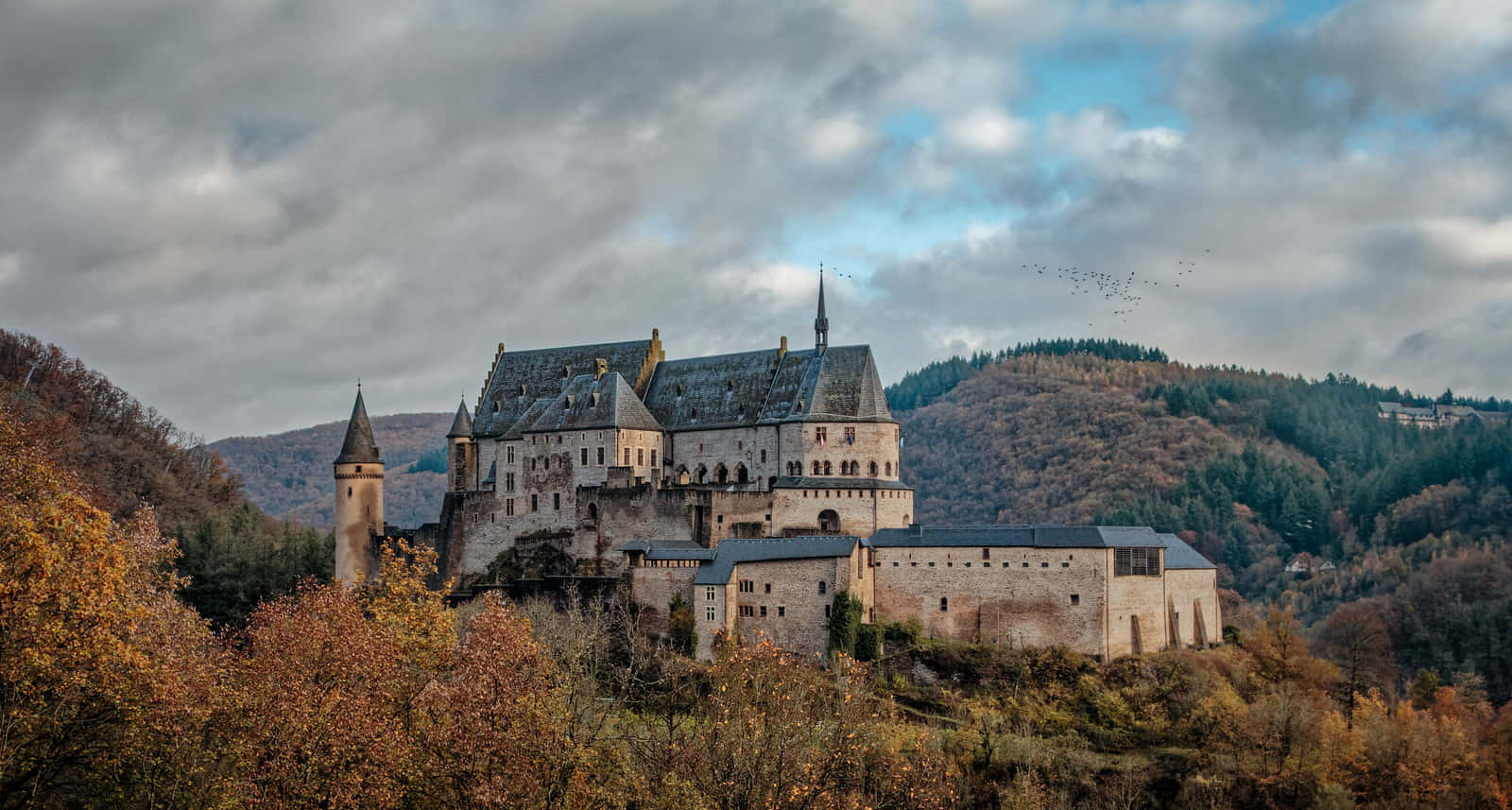 Vianden Castle Luxembourg Autumn Wallpaper