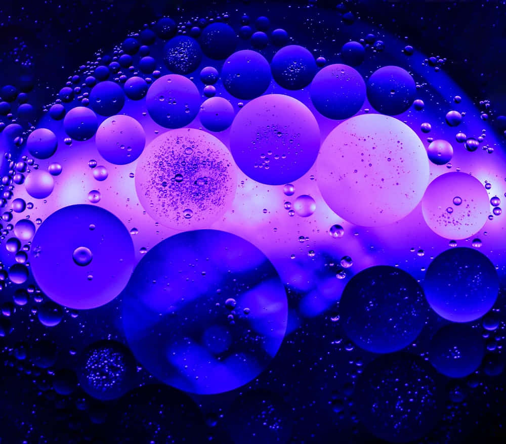 Vibrant Blue Oiland Water Bubbles Wallpaper