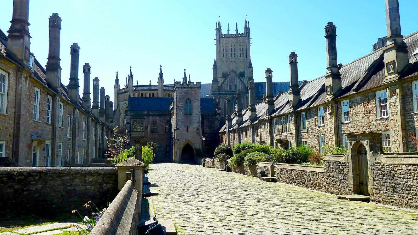 Vicars Close Wells Cathedral View Wallpaper