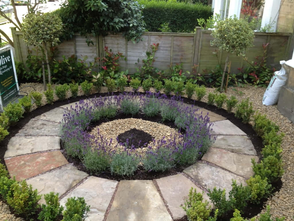 Victorian Inspired Circular Garden Design Wallpaper