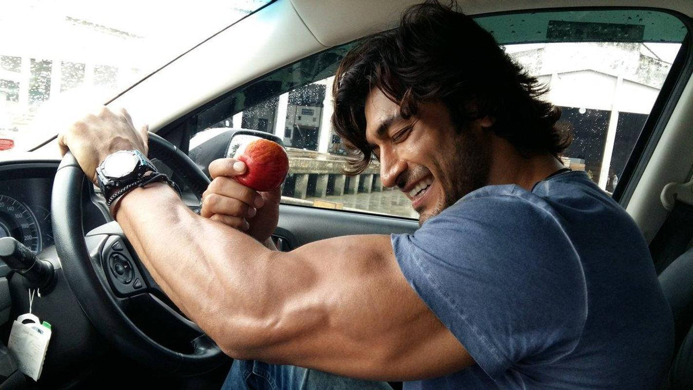 Vidyut Jamwal Car Wallpaper