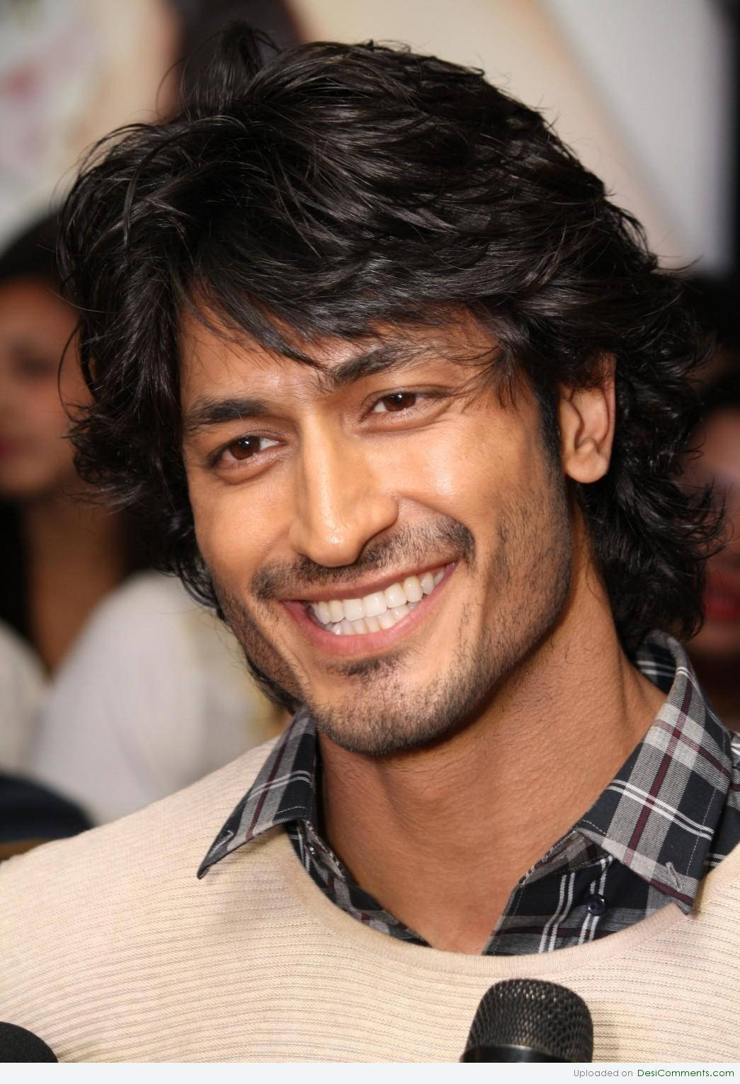 Vidyut Jamwal Smile Wallpaper