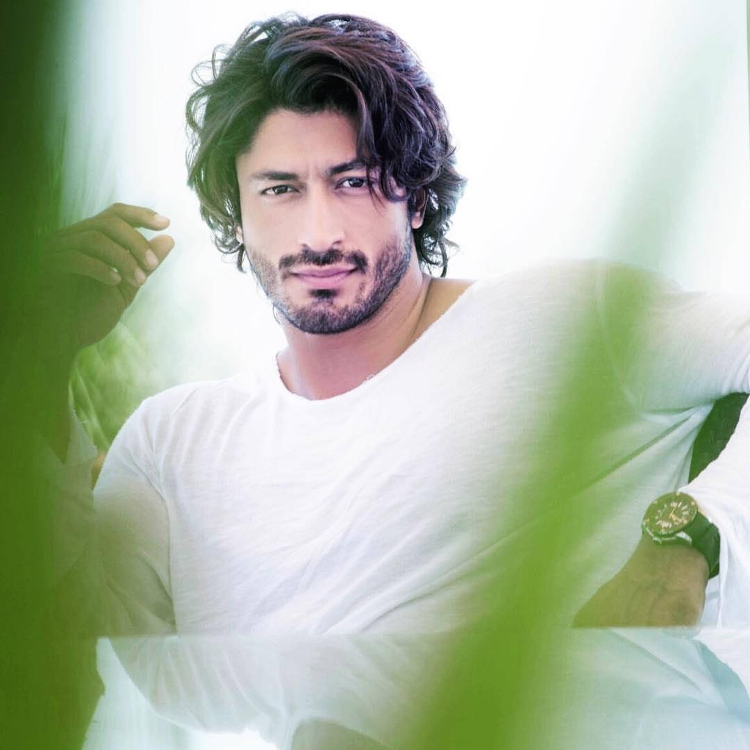 Vidyut Jamwal White Shirt Wallpaper