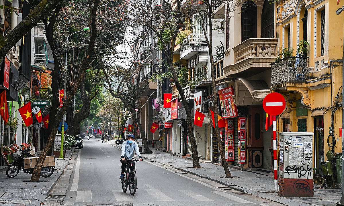 Vietnam Flags In Hanoi Street Wallpaper