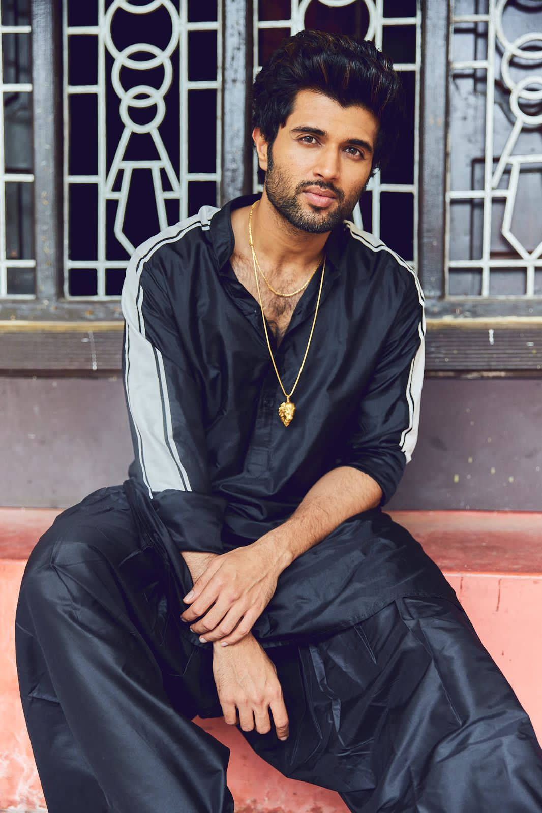 Vijay Devarakonda Fashion Style Wallpaper