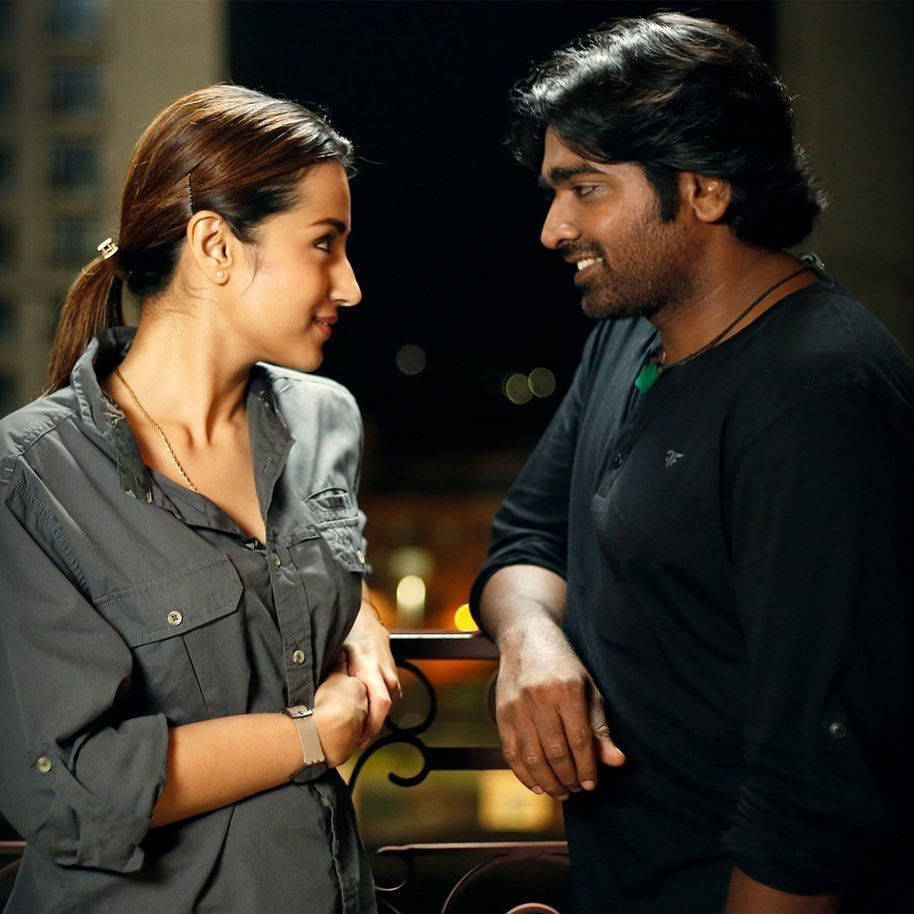 Vijay Sethupathi And Trisha Krishnan In An Engaging Scene From The Movie '96' Wallpaper