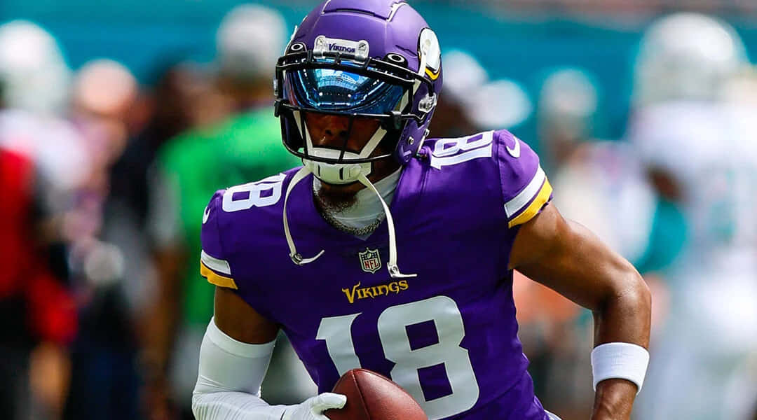 Vikings Player In Action During Game.jpg Wallpaper