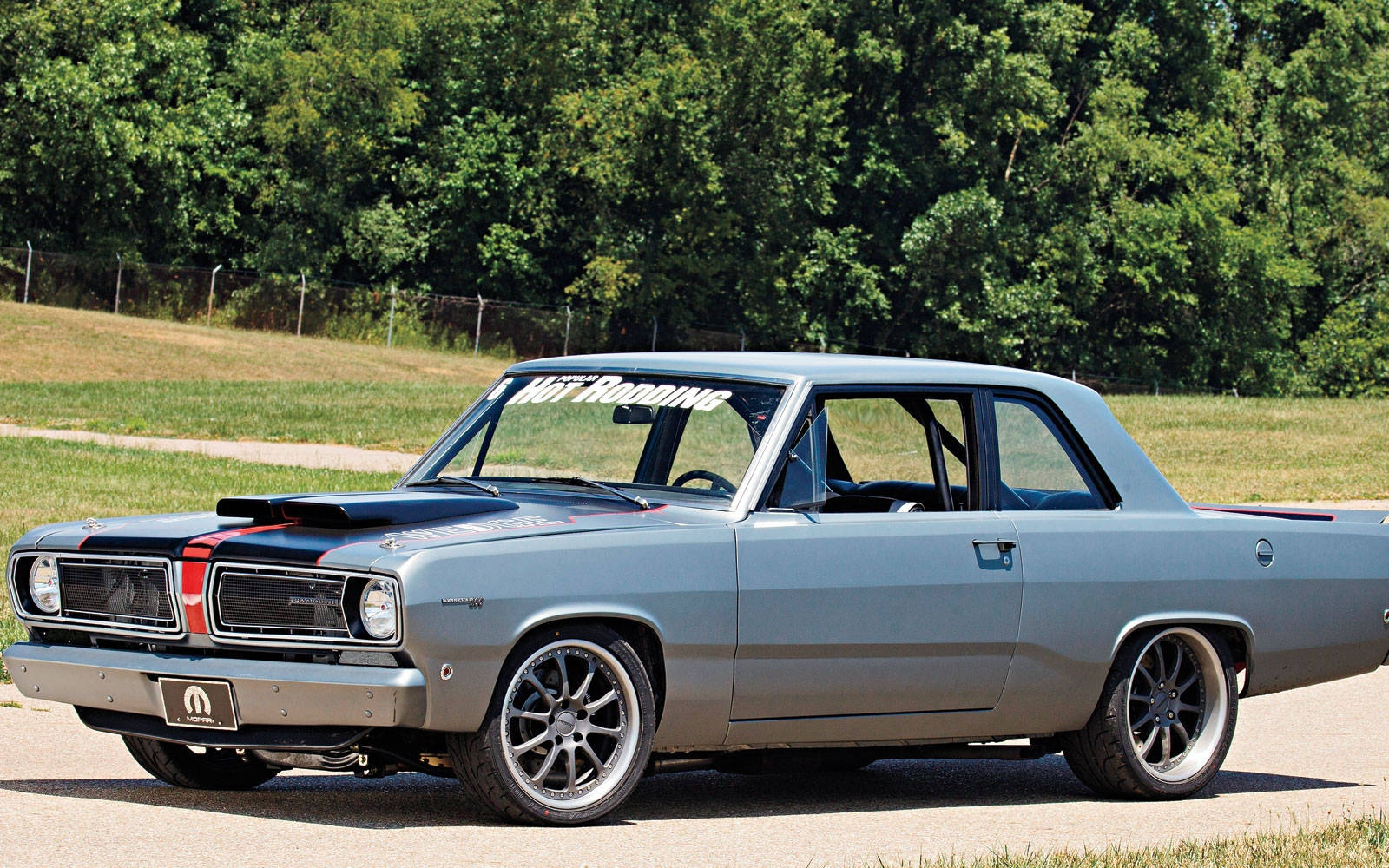 Vintage 1968 Plymouth Valiant In Elegant Gray Wallpaper