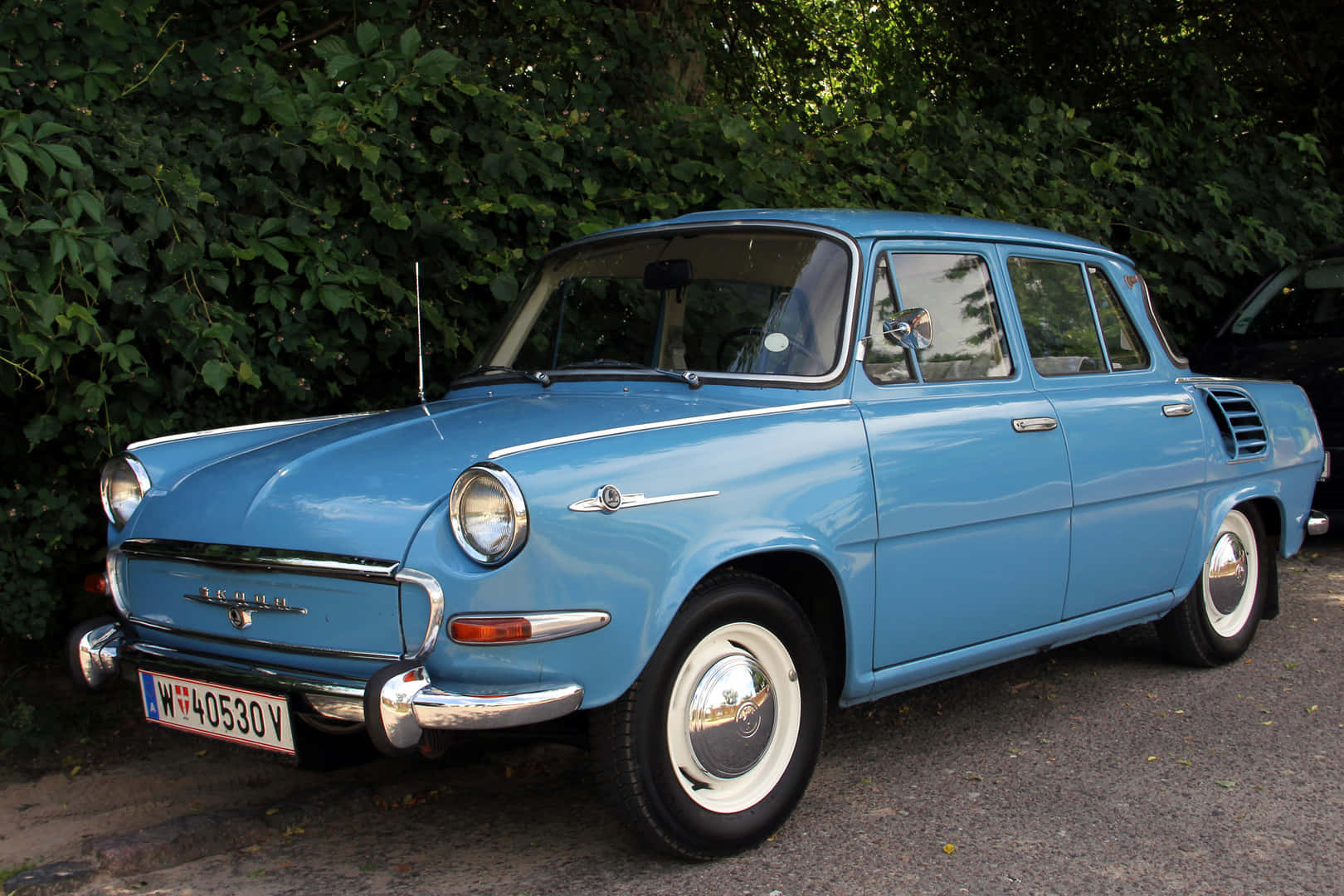 Vintage Blue Skoda1000 Mb Wallpaper