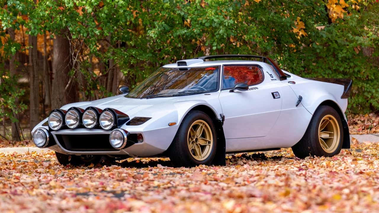 Vintage Lancia Stratos Autumn Leaves Wallpaper