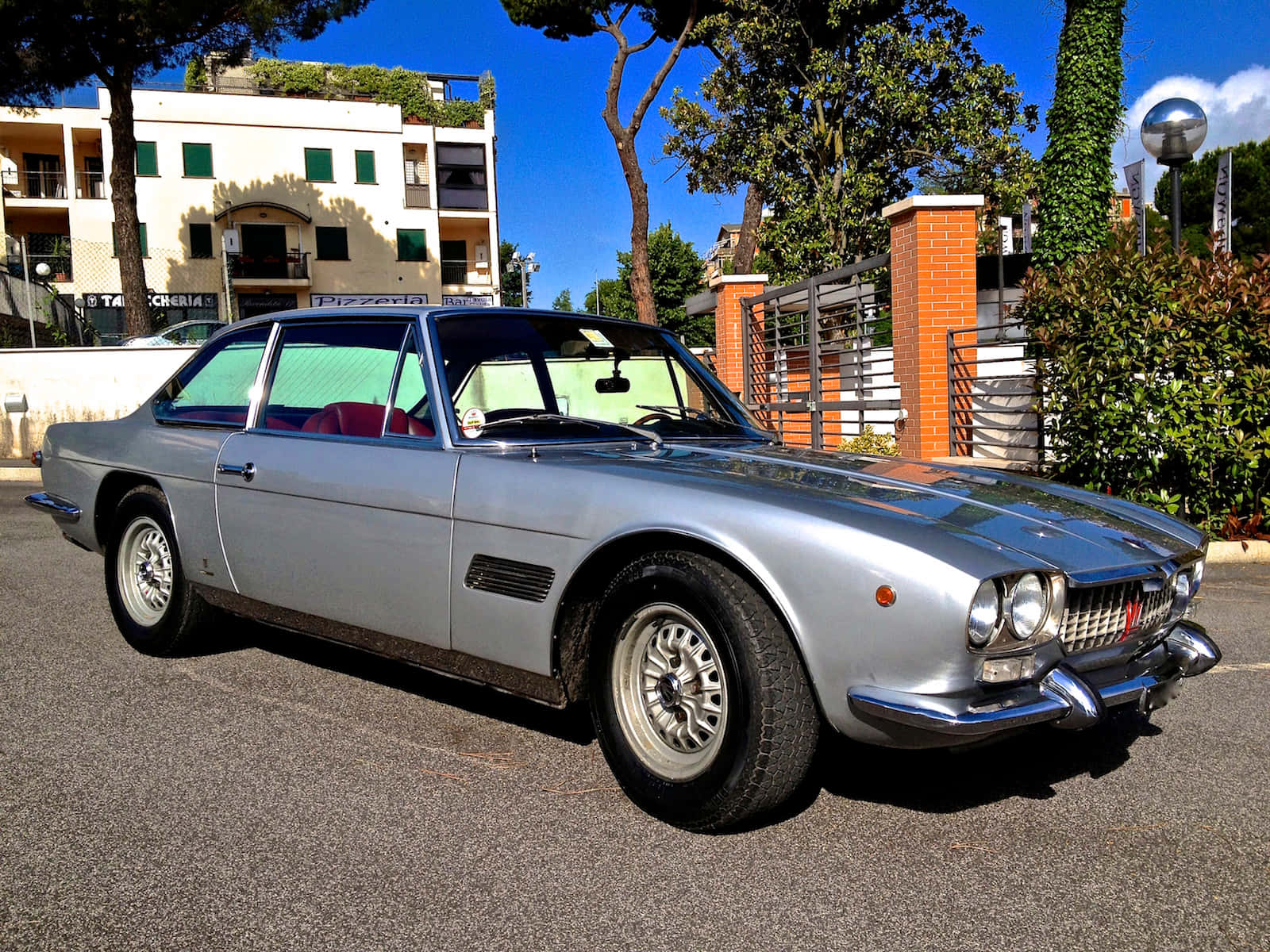 Vintage Maserati Mexico Parked Street Wallpaper