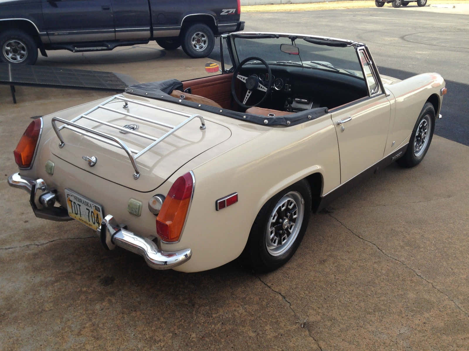 Vintage Mg Midget In A Stunning Countryside Setting Wallpaper