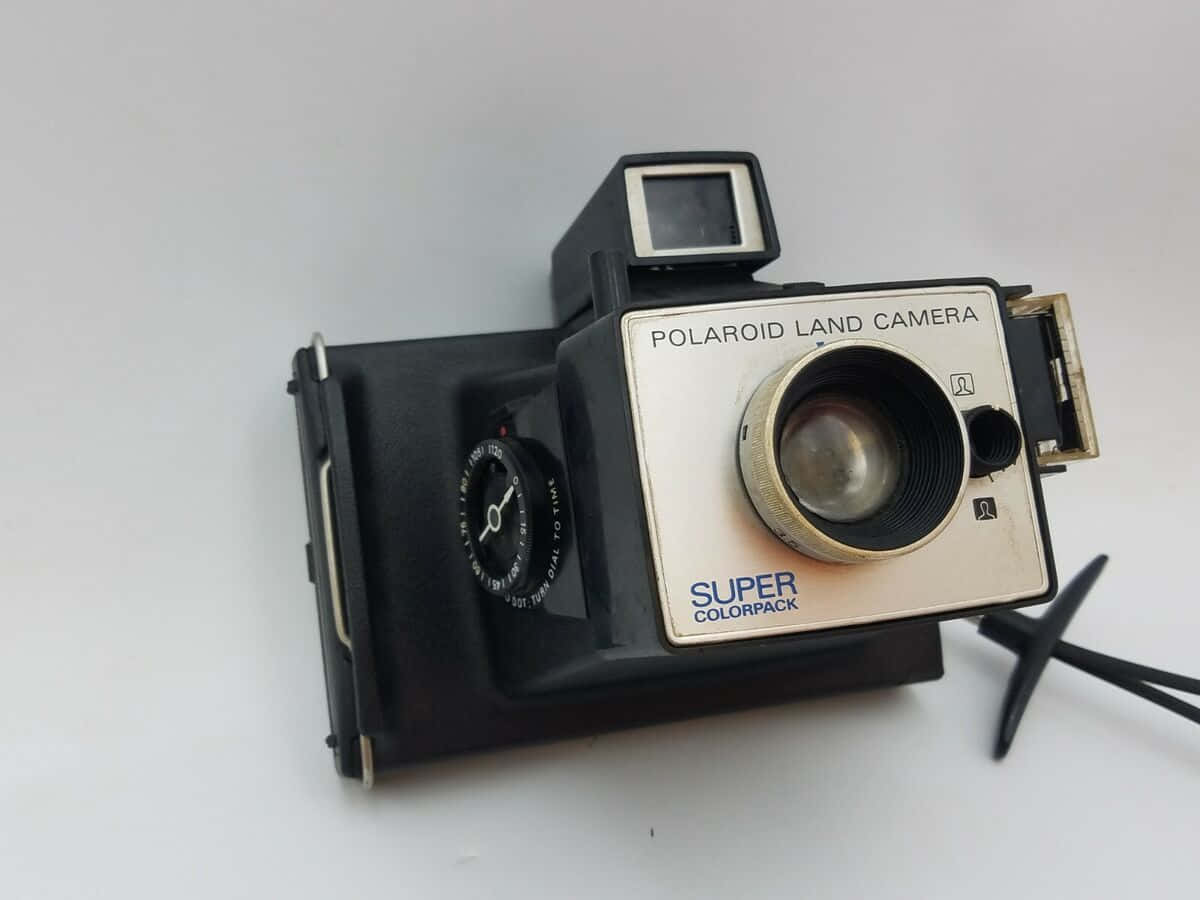 Vintage Polaroid Land Camera Super Colorpack Wallpaper