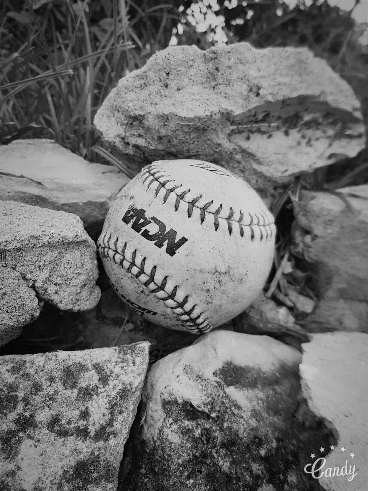 Vintage Softballon Rocks Wallpaper